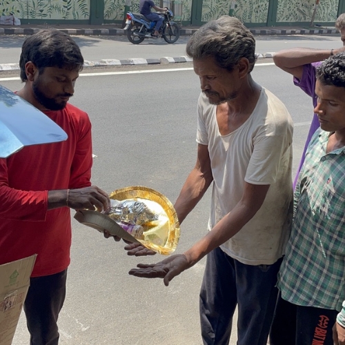 Project 61 : 250 meals ,Veg Pulav Raita &water , 2 volunteers, 18 hours